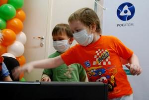 Фото к Музыкальные занятия с подопечными благотворительного фонда им. Алены Петровой в Информационном центре по атомной энергии