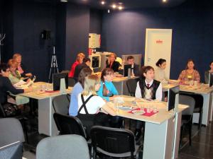 Фото к 8 марта: за и против