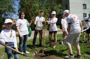 Фото к Атомщики и экологи заложили Аллею Славы