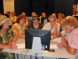 Фото к Компьютерные курсы для пенсионеров в Информационном центре по атомной энергии
