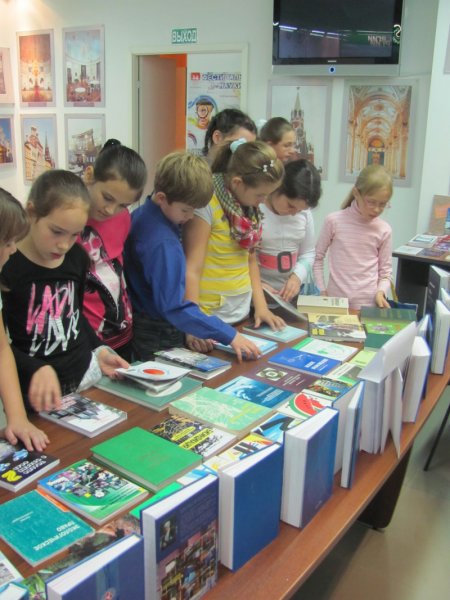 Фото к Открытие книжной выставки «Развитие науки и техники в Томской области»