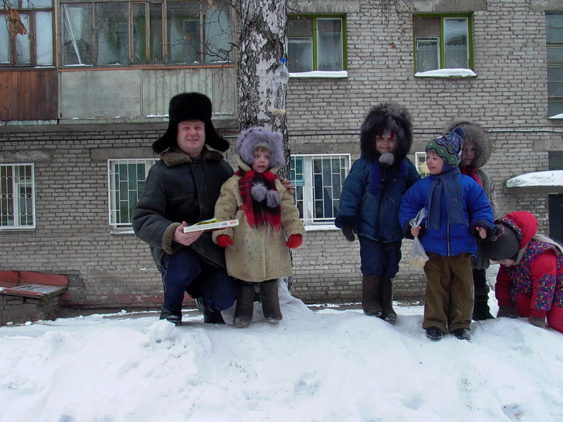 Фото к Покормите птиц зимой!