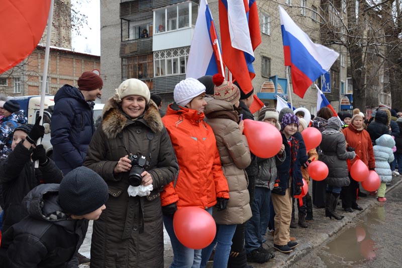 Фото к Волонтеры и партнеры информационного центра по атомной энергии на эстафете Олимпийского огня