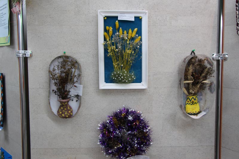 Фото к В томском информационном центре по атомной энергии открылась выставка «Зимний букет»