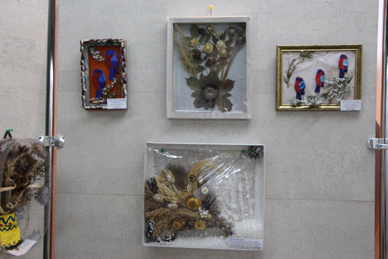 Фото к В томском информационном центре по атомной энергии открылась выставка «Зимний букет»