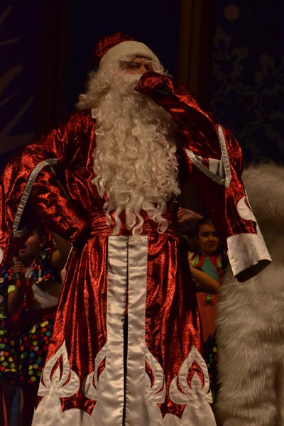 Фото к «Атомный» Дед Мороз и волонтеры информационного центра по атомной энергии приняли участие в организации и проведении гала-концерта фестиваля-конкурса «Рождественская сказка»