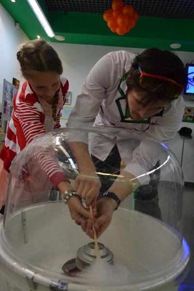 Фото к Респект науке! В информационном центре по атомной энергии Томска состоялся научный семейный праздник