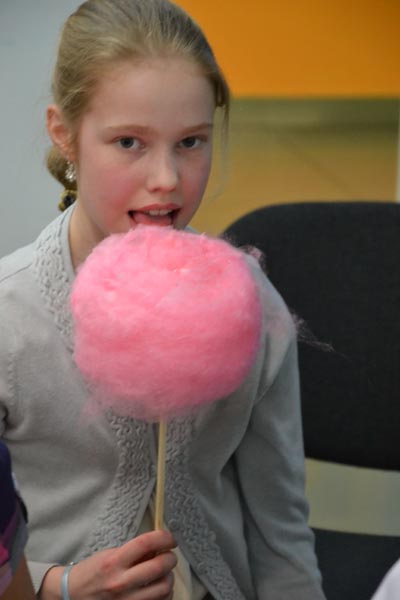 Фото к Респект науке! В информационном центре по атомной энергии Томска состоялся научный семейный праздник