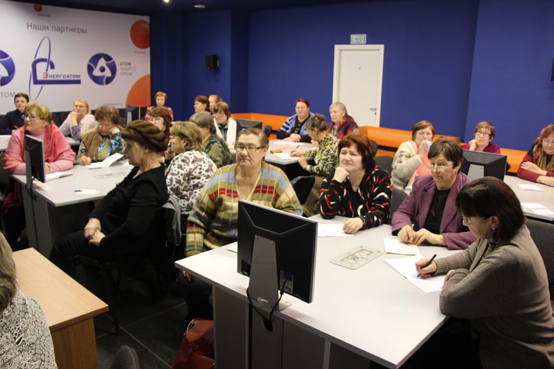 Фото к Педагоги — участники проекта «Школа Росатома» посетили информационный центр по атомной энергии в Томске
