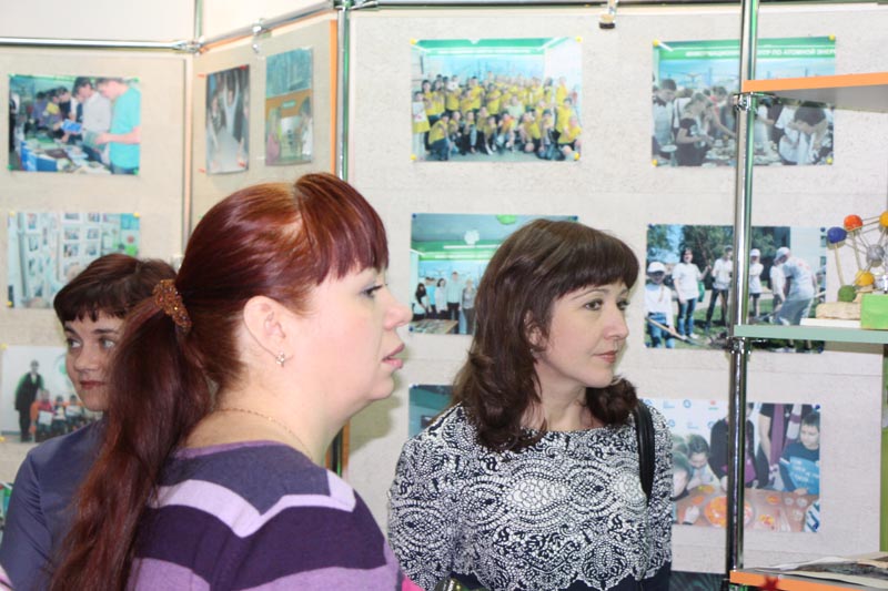 Фото к Педагоги — участники проекта «Школа Росатома» посетили информационный центр по атомной энергии в Томске