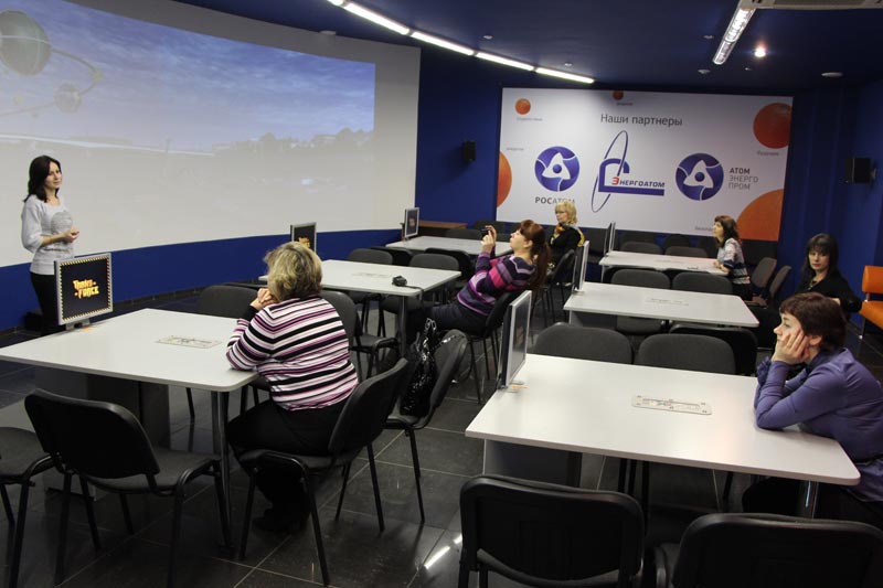 Фото к Педагоги — участники проекта «Школа Росатома» посетили информационный центр по атомной энергии в Томске