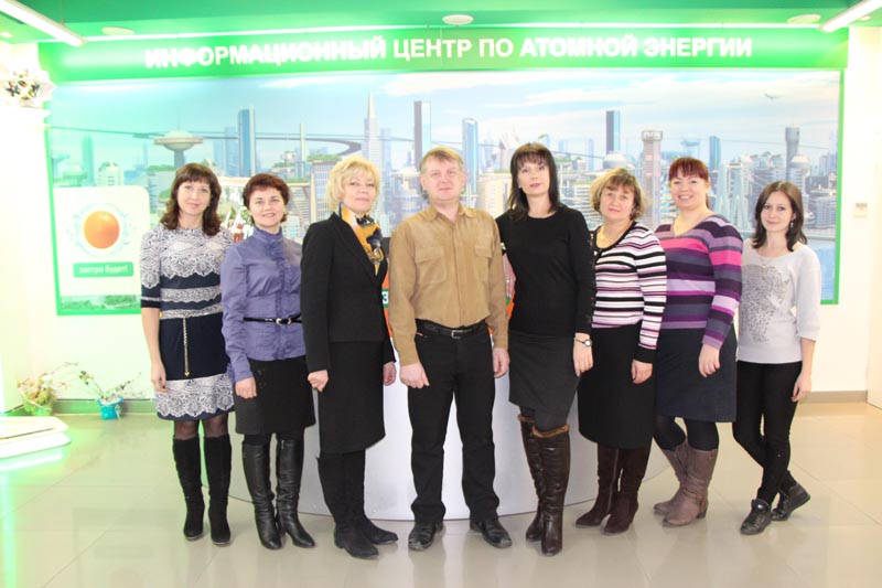 Фото к Педагоги — участники проекта «Школа Росатома» посетили информационный центр по атомной энергии в Томске