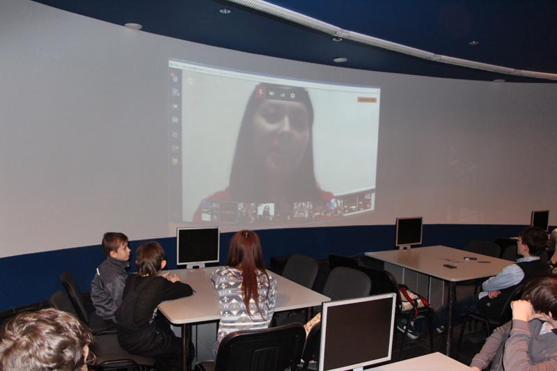 Фото к Томские и северские школьники стали участниками онлайн-лекции компании Google в информационном центре по атомной энергии