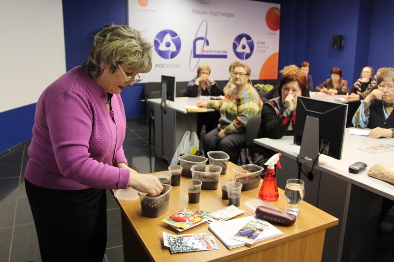 Фото к Томские пенсионеры вооружились новыми знаниями по основам сельского хозяйства и по использованию радиационных технологий в садоводстве