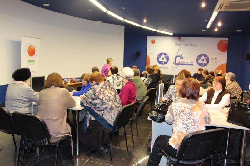 Фото к Томские пенсионеры вооружились новыми знаниями по основам сельского хозяйства и по использованию радиационных технологий в садоводстве