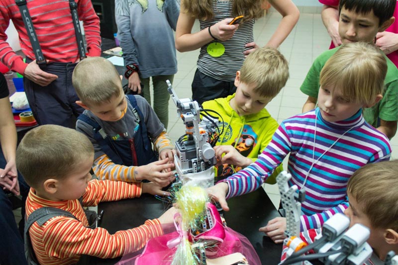 Фото к В Томске впервые пройдет Вечер Робоискусств