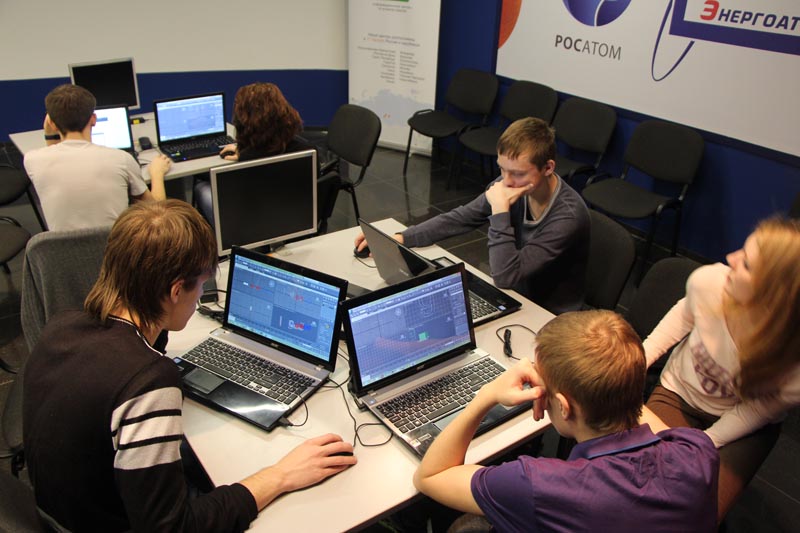 Фото к В Информационном центре по атомной энергии Томска школьники познакомились с 3Д-моделированием