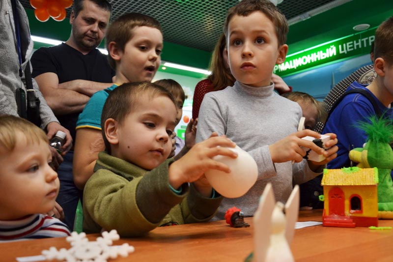 Фото к В информационном центре по атомной энергии Томска состоялся Вечер Робоискусств