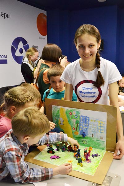 Фото к В информационном центре по атомной энергии Томска состоялся Вечер Робоискусств