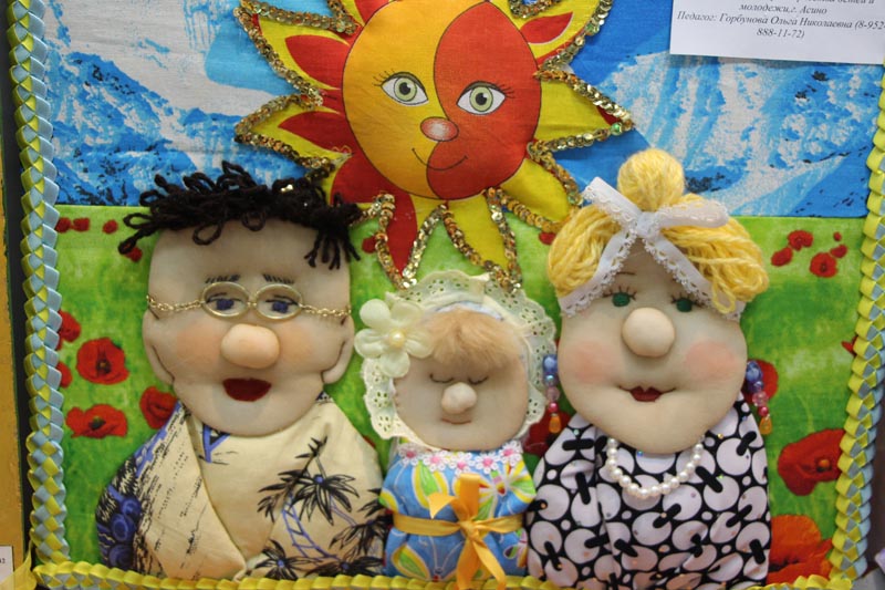 Фото к В информационном центре по атомной энергии открылась выставка творческих работ «Детство без границ»