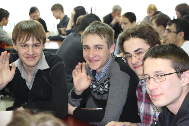 Фото к Томские и северские старшеклассники смогут принять участие в съемках игр телевизионного клуба «Что? Где? Когда?» в Москве