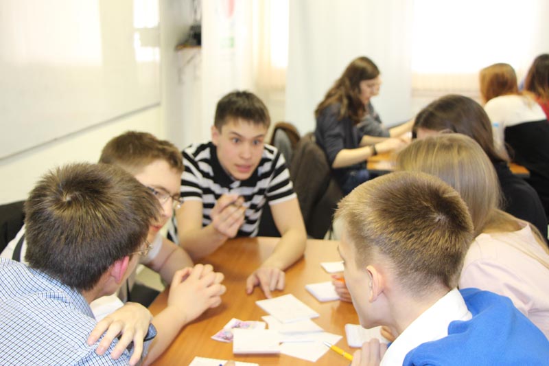 Фото к Томские и северские старшеклассники смогут принять участие в съемках игр телевизионного клуба «Что? Где? Когда?» в Москве