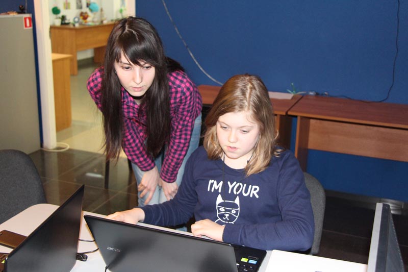 Фото к В информационном центре по атомной энергии состоялись мастер-классы по веб-дизайну от IT-школы ТГАСУ