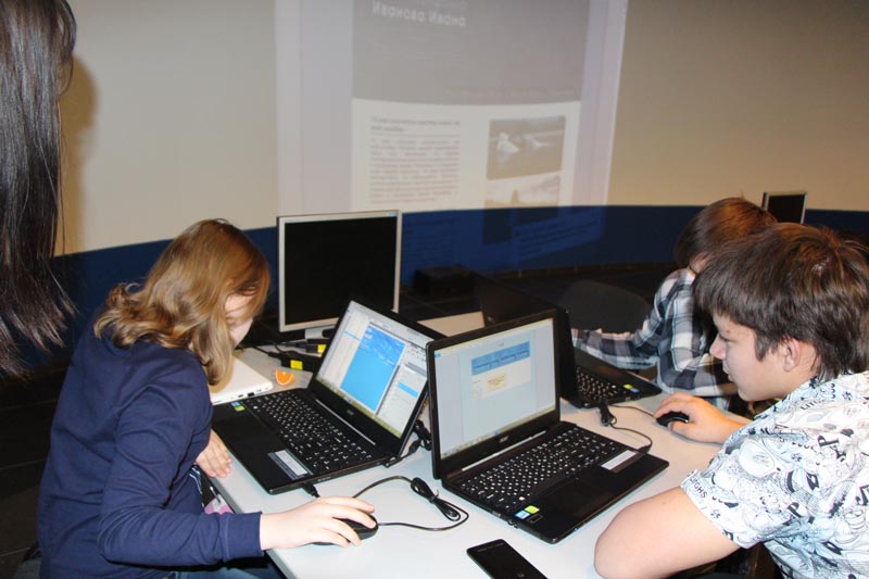 Фото к В информационном центре по атомной энергии состоялись мастер-классы по веб-дизайну от IT-школы ТГАСУ