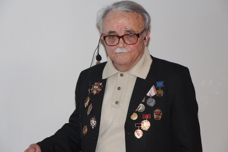 Фото к «Совершенно открыто» о «совершенно секретном»: ветеран атомной отрасли Дмитрий Леплявкин — старшеклассникам