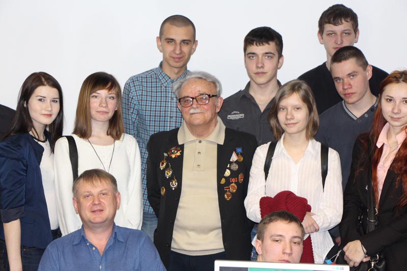 Фото к «Совершенно открыто» о «совершенно секретном»: ветеран атомной отрасли Дмитрий Леплявкин — старшеклассникам