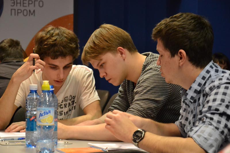 Фото к «Один за всех и все за одного!»: 84 команды российских школьников рассчитали «Формулу интеллекта»