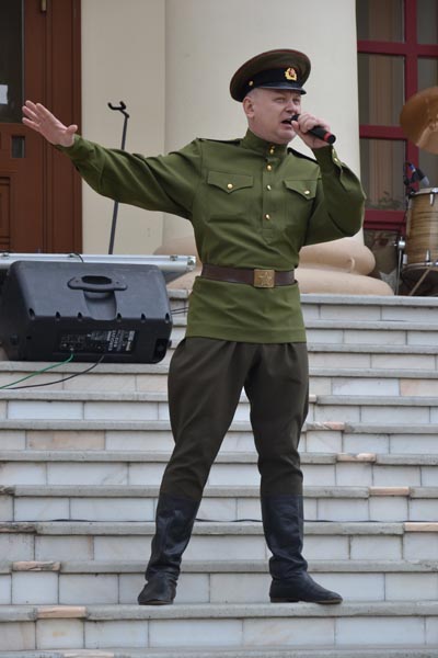 Фото к Более 5000 томичей побывали на выступлениях творческой военной агитбригады