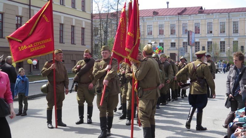 Фото к Более 5000 томичей побывали на выступлениях творческой военной агитбригады