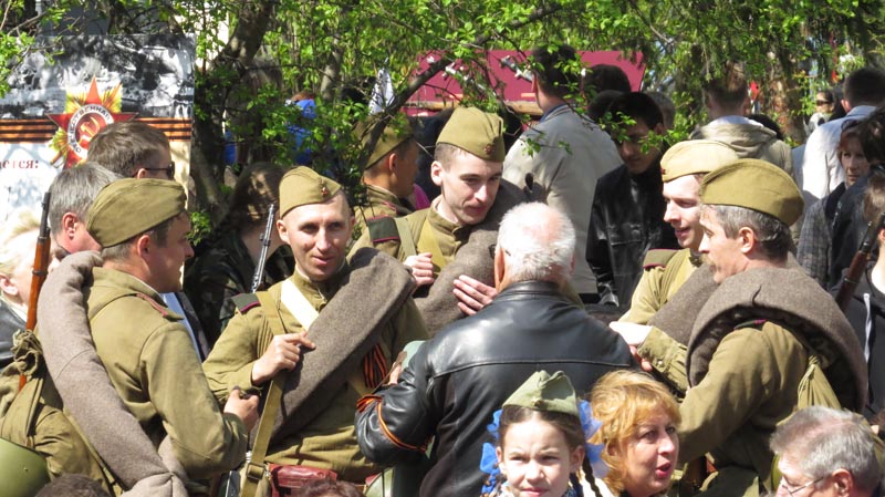 Фото к Более 5000 томичей побывали на выступлениях творческой военной агитбригады