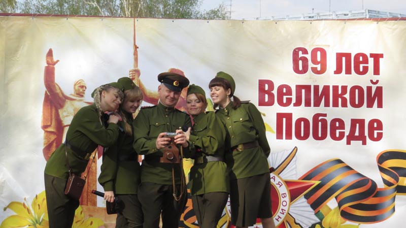 Фото к Более 5000 томичей побывали на выступлениях творческой военной агитбригады