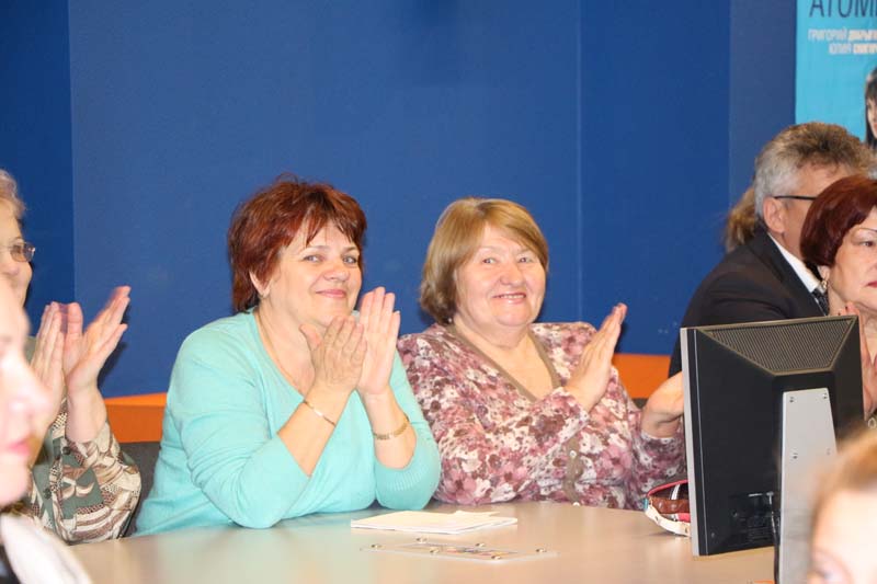 Фото к Томский информационный центр по атомной энергии поздравил ветеранов ООО «Газпром трансгаз Томск» с Днем Победы