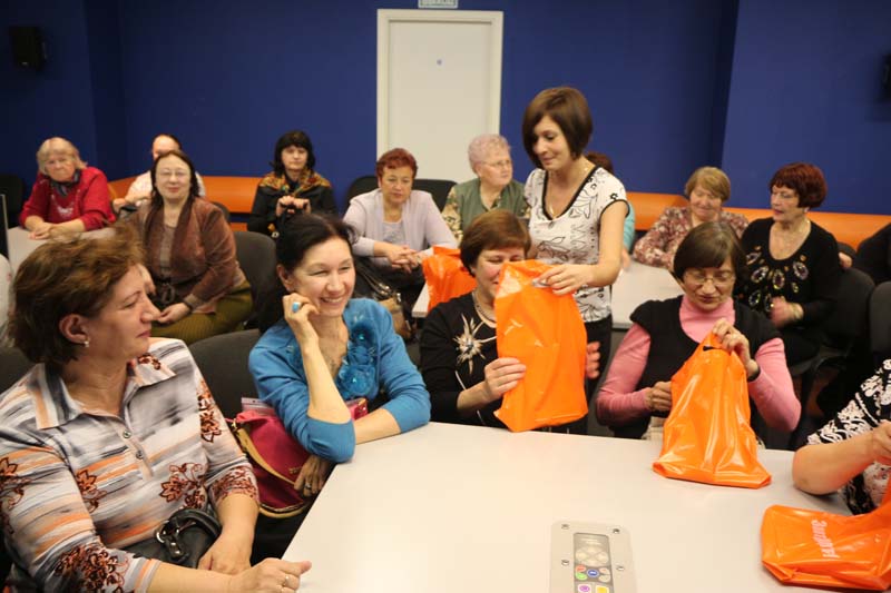 Фото к Томский информационный центр по атомной энергии поздравил ветеранов ООО «Газпром трансгаз Томск» с Днем Победы