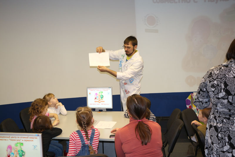 Фото к В томском информационном центре по атомной энергии стартовал проект «ФИКСИруй опыт»