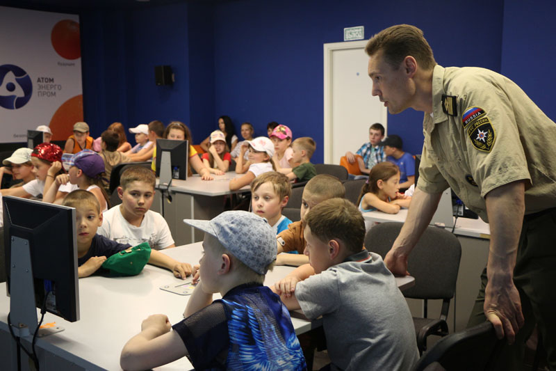 Фото к Дни безопасности с МЧС  в томском информационном центре по атомной энергии