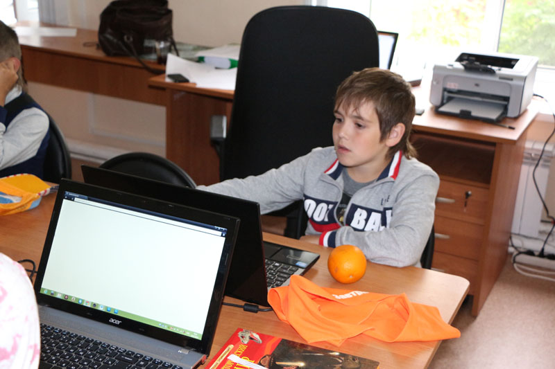 Фото к Сотрудники томского информационного центра по атомной энергии посетили IT-лагерь