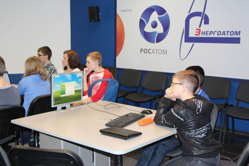 Фото к В Томском информационном центре завершился учебный год «Школы юного Веб-программиста»