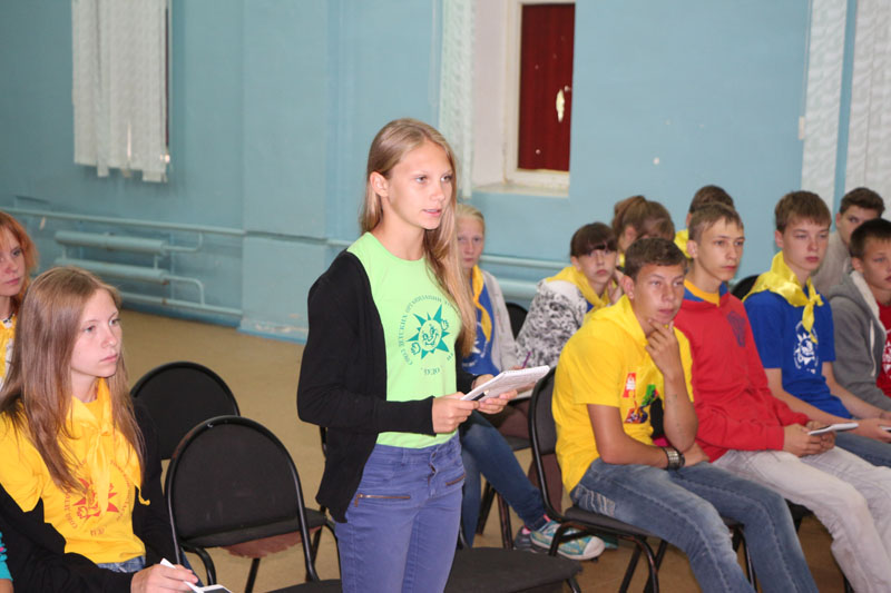 Фото к Сотрудники информационного центра по атомной энергии и Сибирского химического комбината посетили детский лагерь «Восход»