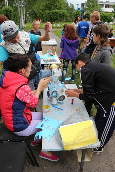 Фото к Сотрудники информационного центра по атомной энергии и Сибирского химического комбината посетили детский лагерь «Восход»