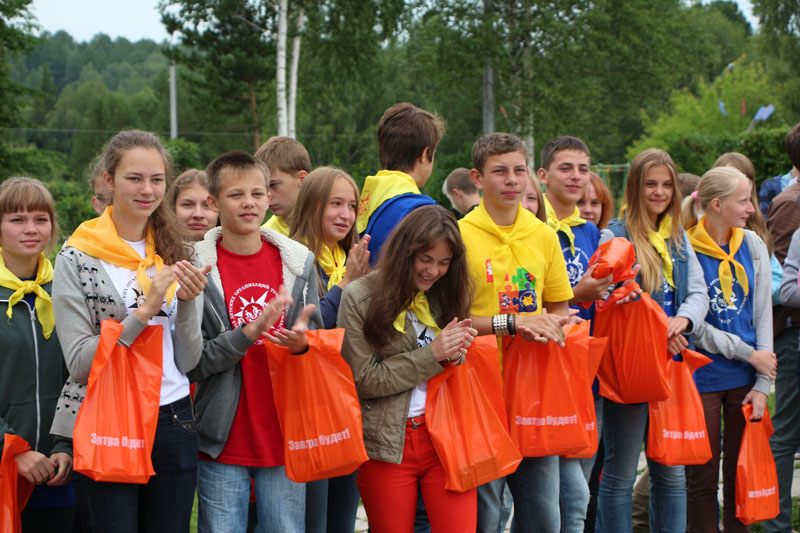 Фото к Сотрудники информационного центра по атомной энергии и Сибирского химического комбината посетили детский лагерь «Восход»