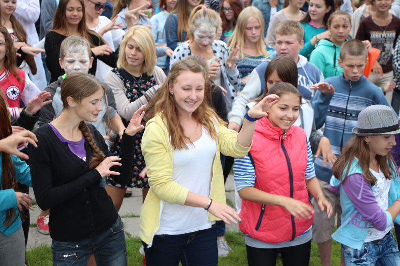 Фото к Сотрудники информационного центра по атомной энергии и Сибирского химического комбината посетили детский лагерь «Восход»