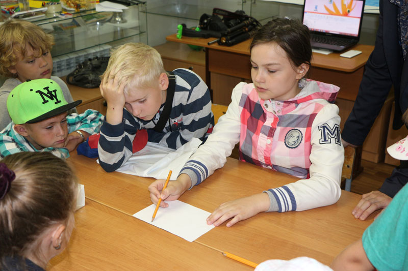 Фото к В томском информационном центре по атомной энергии завершился проект «Детский атомный лагерь — 2014»