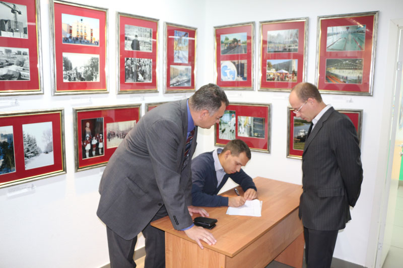 Фото к В томском информационном центре по атомной энергии прошли публичные слушания по вопросам закупок нестандартизированного оборудования комплекса производственных линий для реакторов на быстрых нейтронах ОАО «СХК»