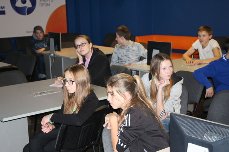 Фото к В томском информационном центре по атомной энергии посетители познакомились с разработками в космической области онлайн