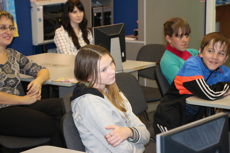 Фото к В томском информационном центре по атомной энергии посетители познакомились с разработками в космической области онлайн