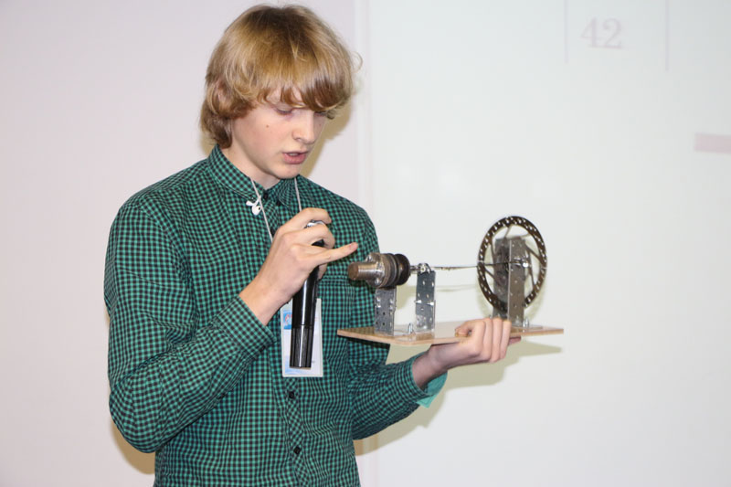 Фото к В томском информационном центре прошла секция для школьников в рамках V Международной школы-конференции молодых атомщиков Сибири